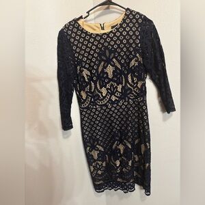 Gabby Skye Navy and Tan Sheath Dress 3/4 Sleeve Crew Neck